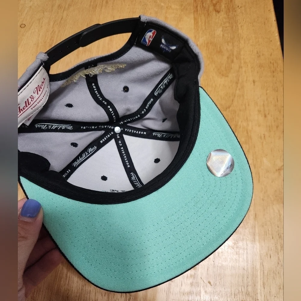 Mitchell & Ness Nostalgia Co. Charlotte Hornets Flip Brim Teal/Gray Sports Hat
